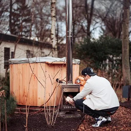 Tiny House Roes מלון